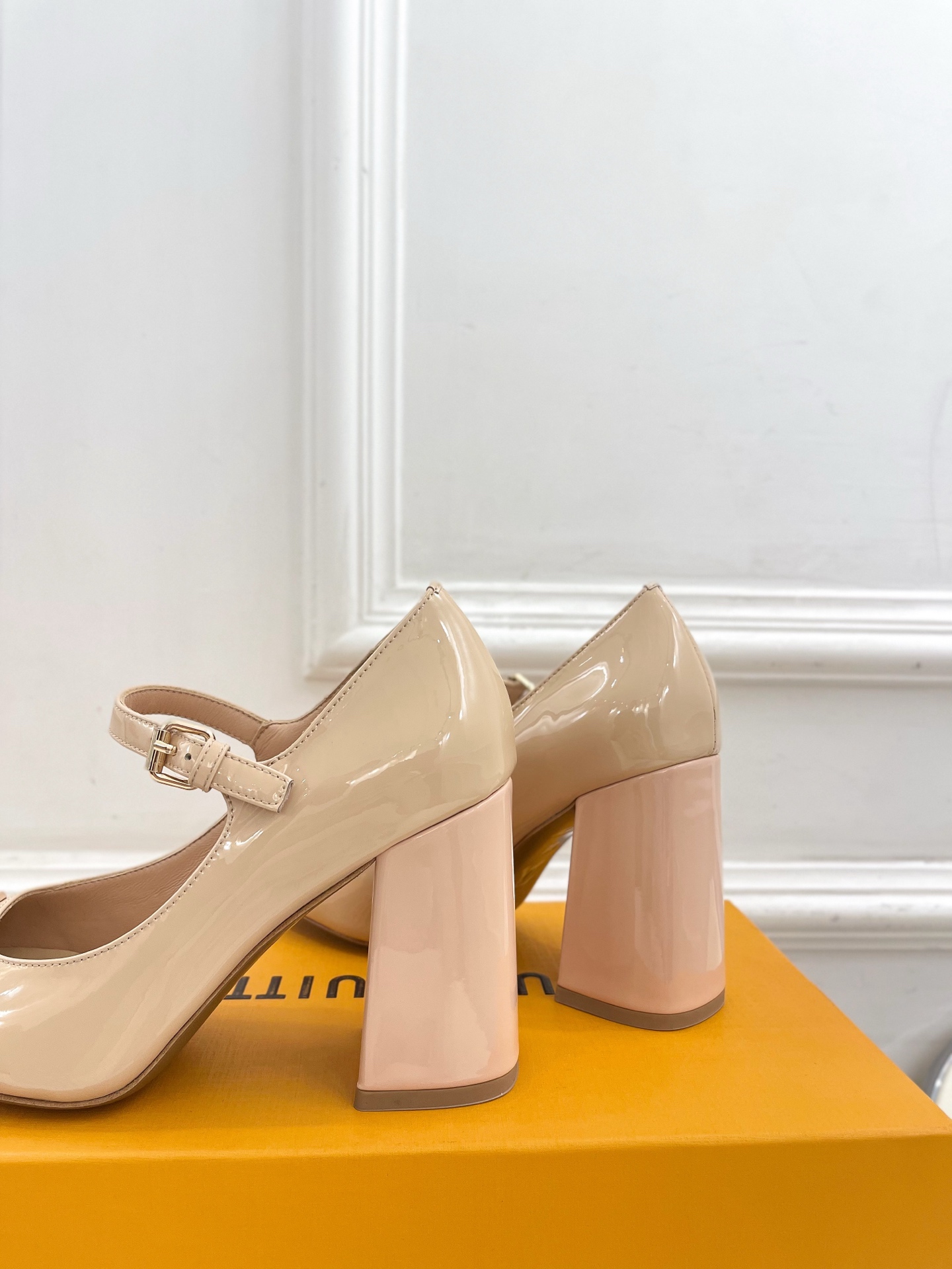 Women's high heels